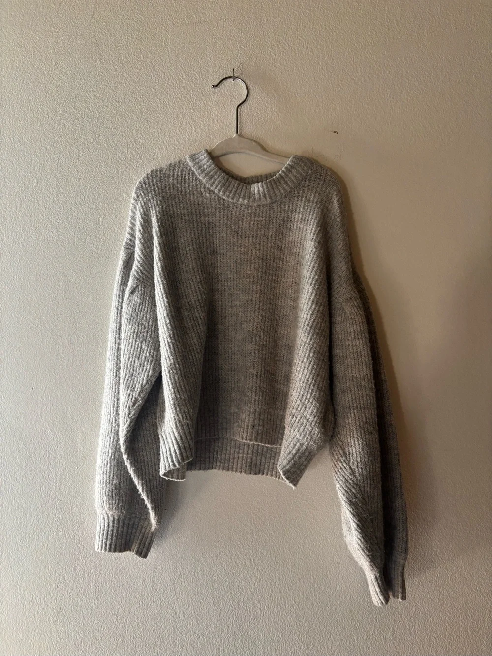 H&M Light Gray Ribbed Crewneck Sweater